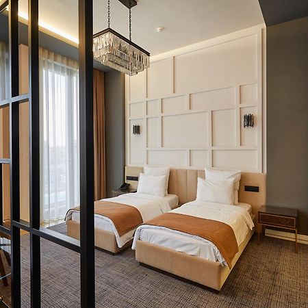Aghababyan'S Hotel Yerevan Ngoại thất bức ảnh A room at the hotel