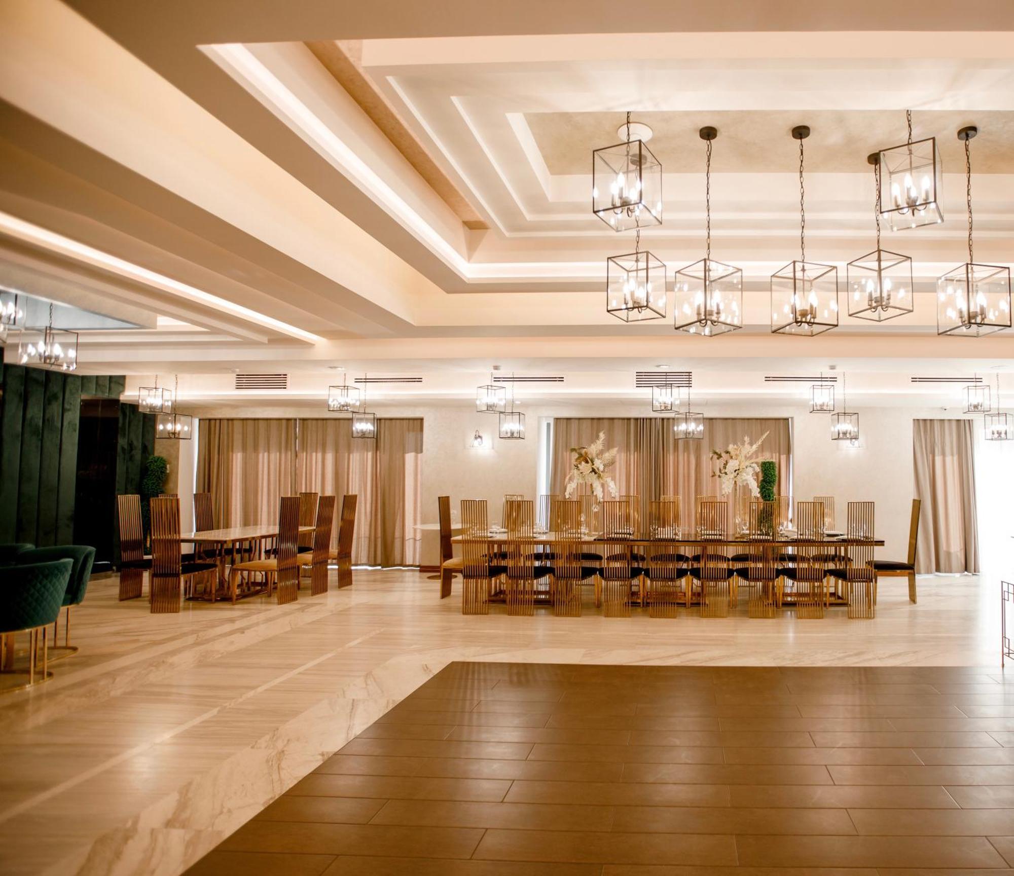 Aghababyan'S Hotel Yerevan Ngoại thất bức ảnh The ballroom