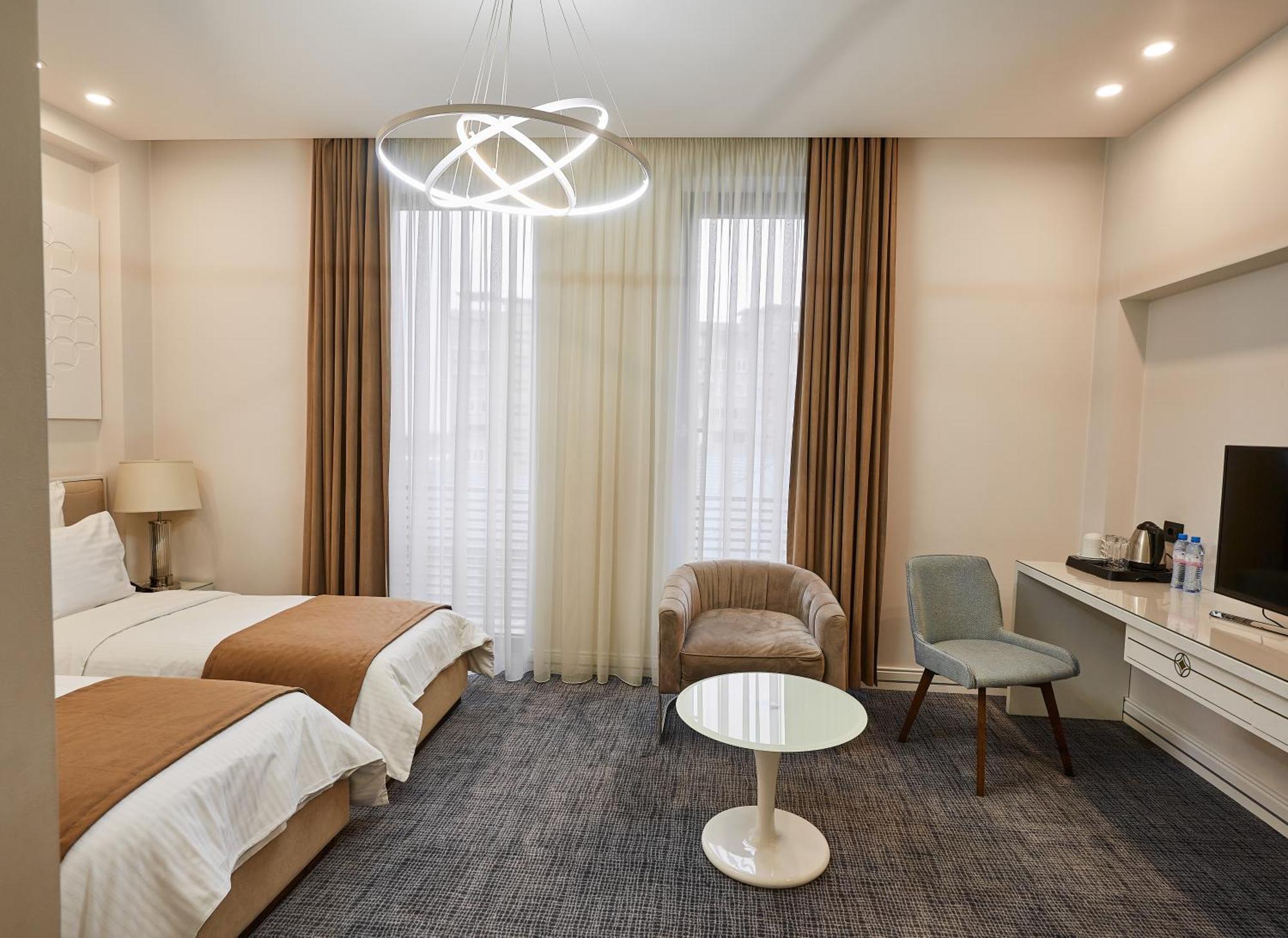 Aghababyan'S Hotel Yerevan Phòng bức ảnh A room at the hotel