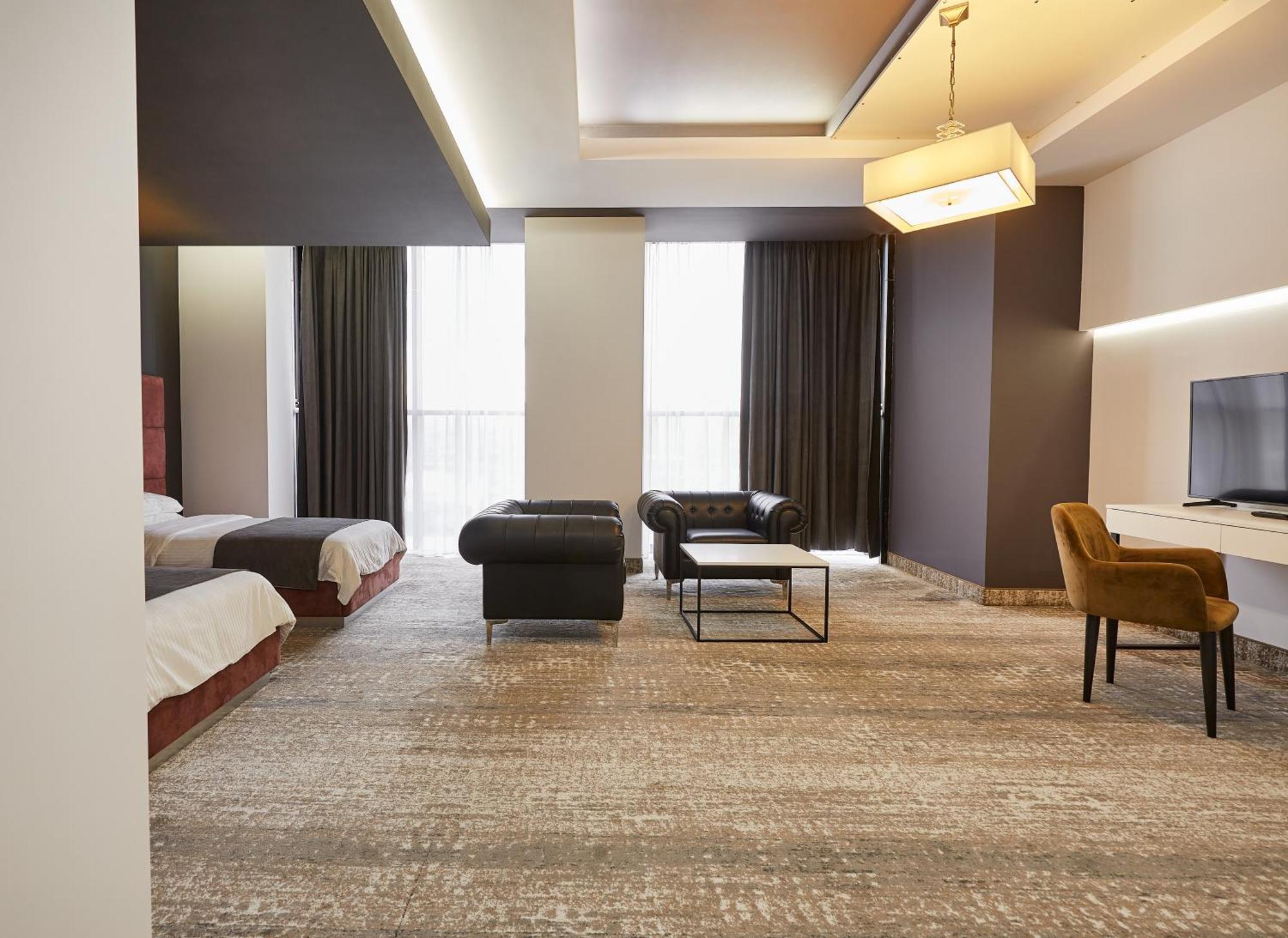 Aghababyan'S Hotel Yerevan Phòng bức ảnh A room at the hotel