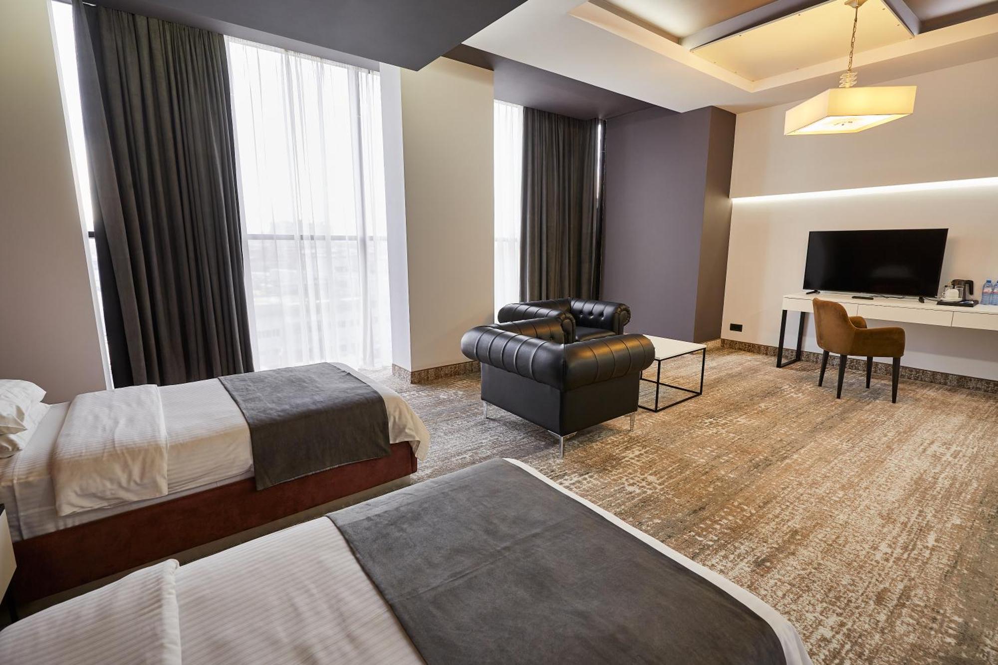 Aghababyan'S Hotel Yerevan Phòng bức ảnh A room at the hotel