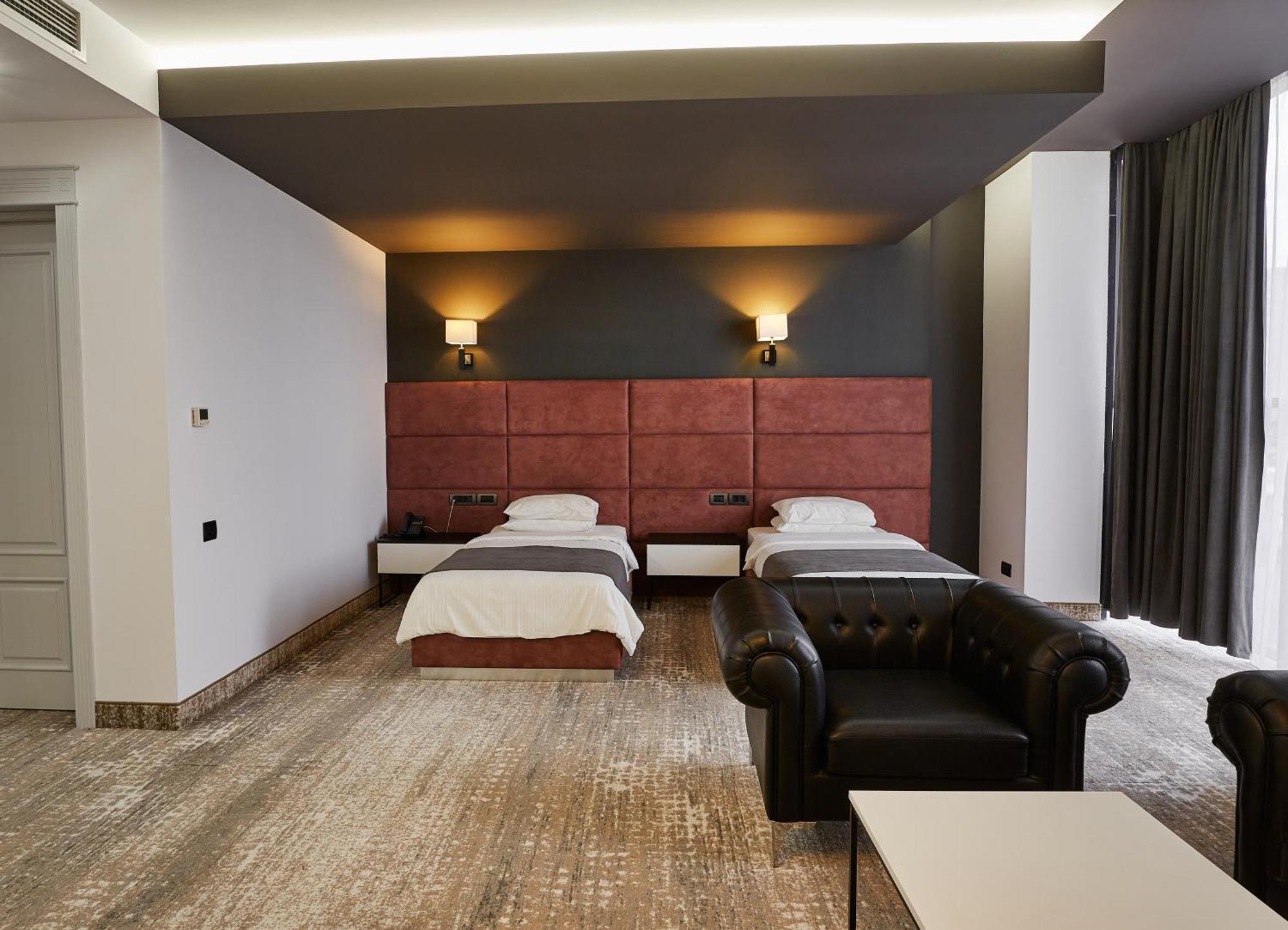 Aghababyan'S Hotel Yerevan Phòng bức ảnh A room at the hotel