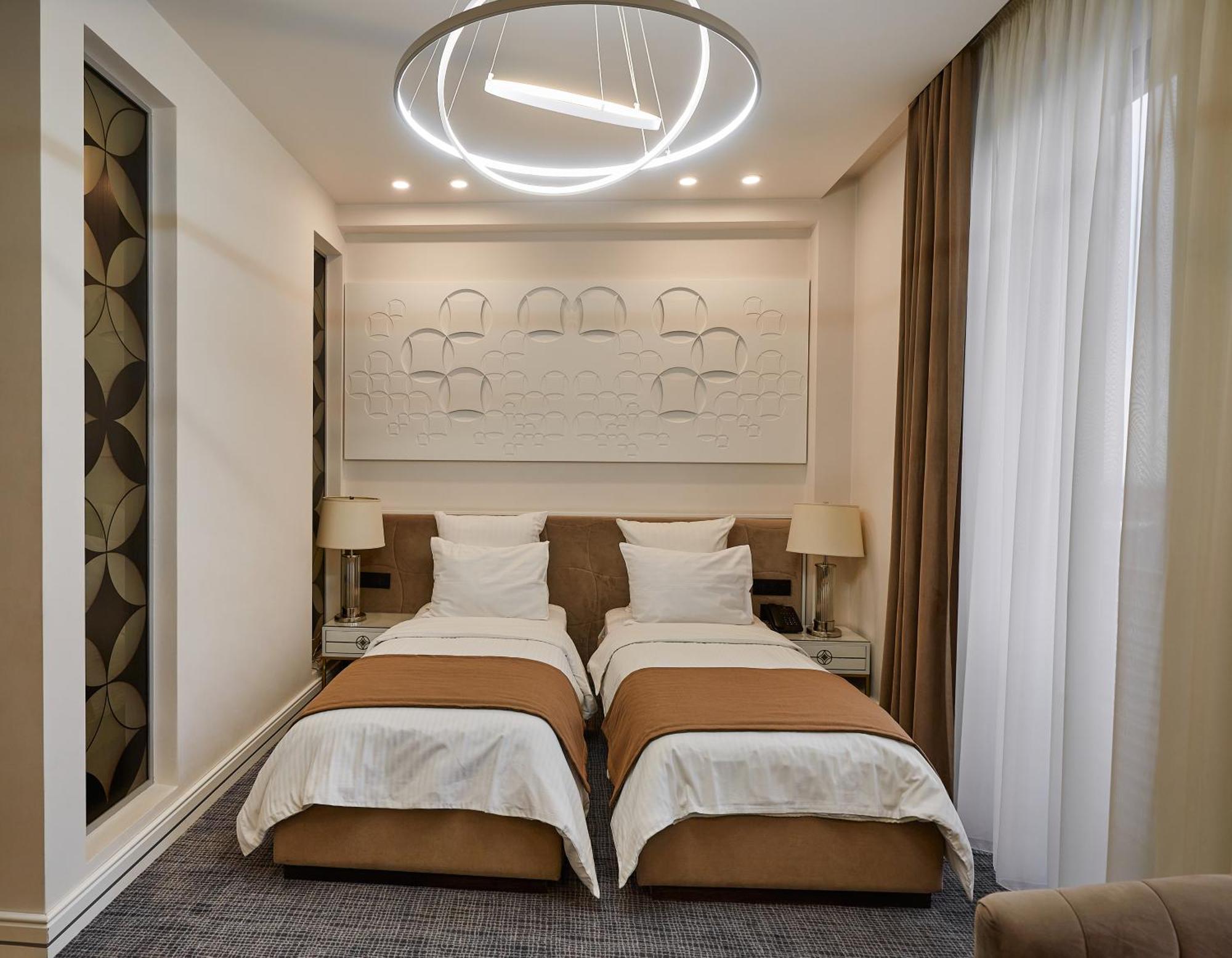 Aghababyan'S Hotel Yerevan Phòng bức ảnh A room at the hotel