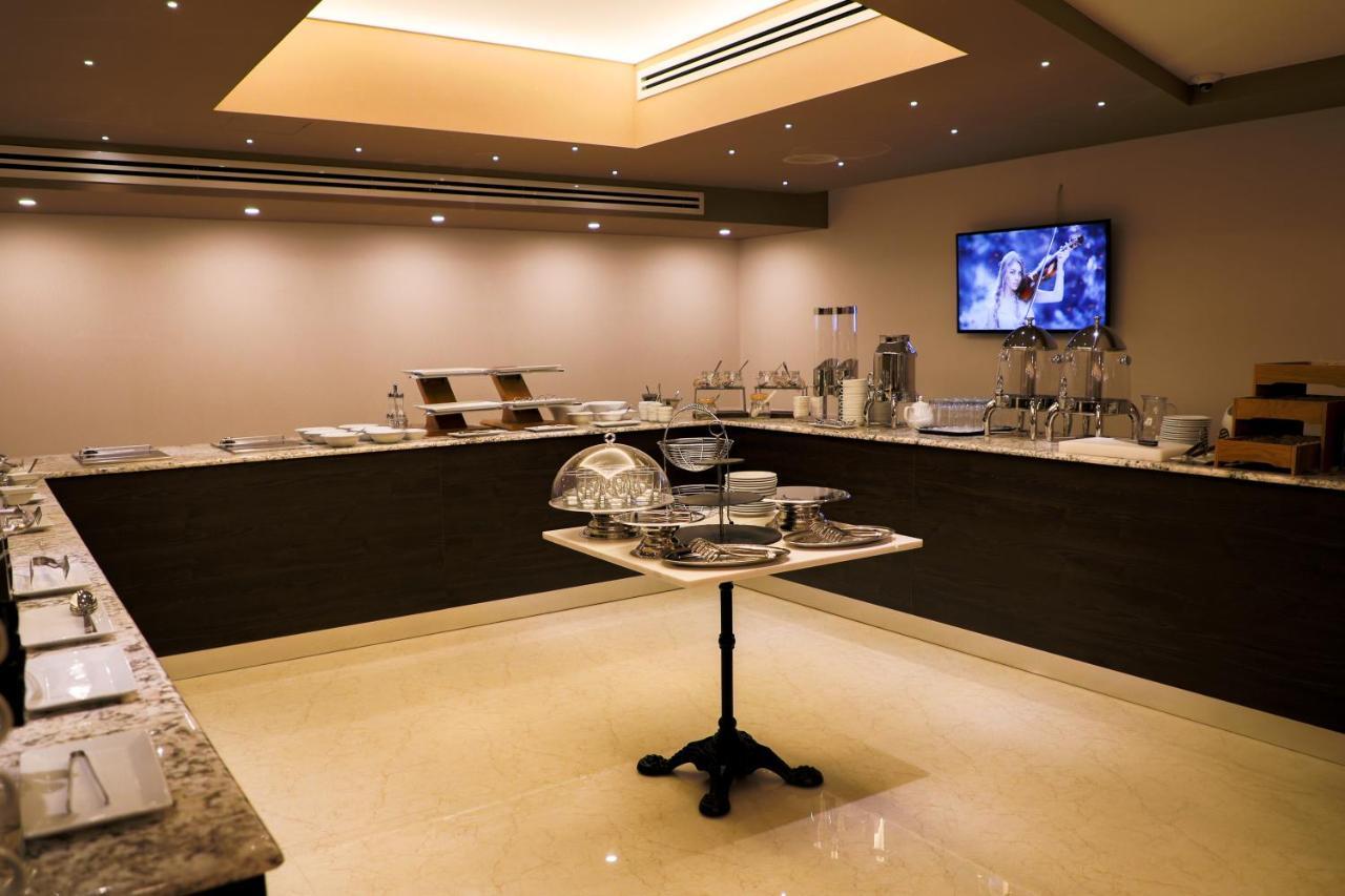 Aghababyan'S Hotel Yerevan Ngoại thất bức ảnh The lounge at the airport