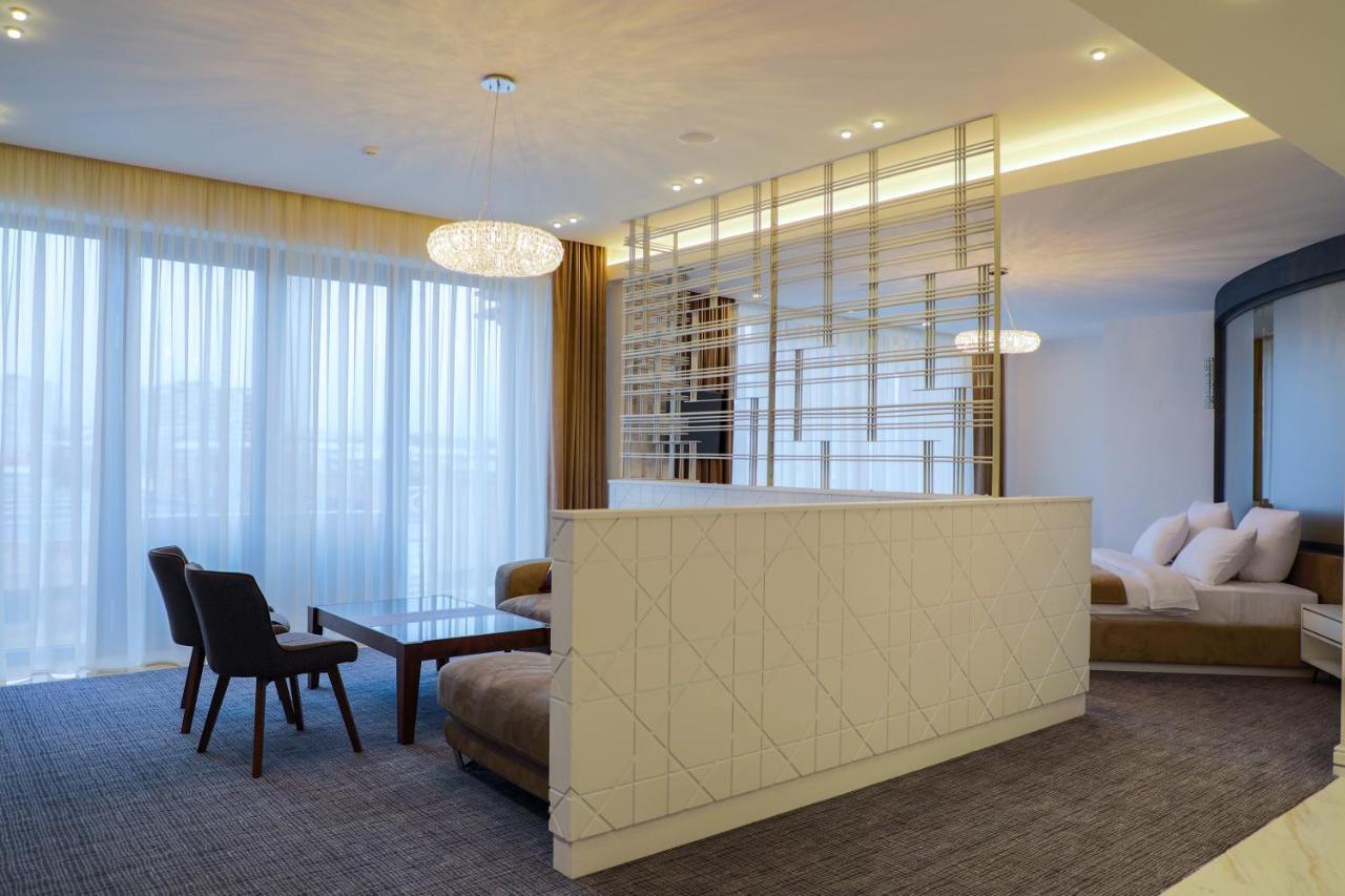 Aghababyan'S Hotel Yerevan Ngoại thất bức ảnh A suite at the hotel